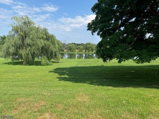Foto del edificio - 63 Huntsville Rd
