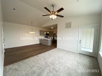 Foto del edificio - 947 W Coral Charm Wy