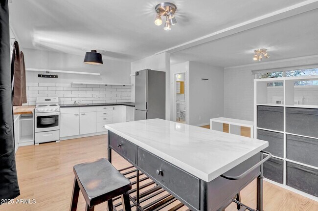 Foto del edificio - 821 N 3rd St