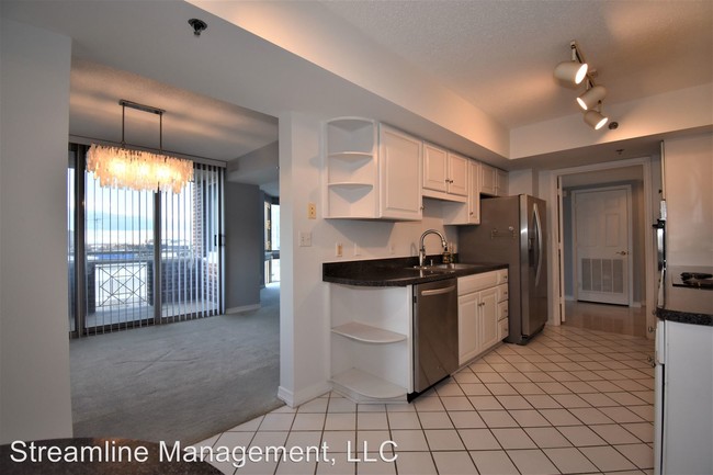Building Photo - 2 br, 2.5 bath House - 5809 Nicholson Ln #711