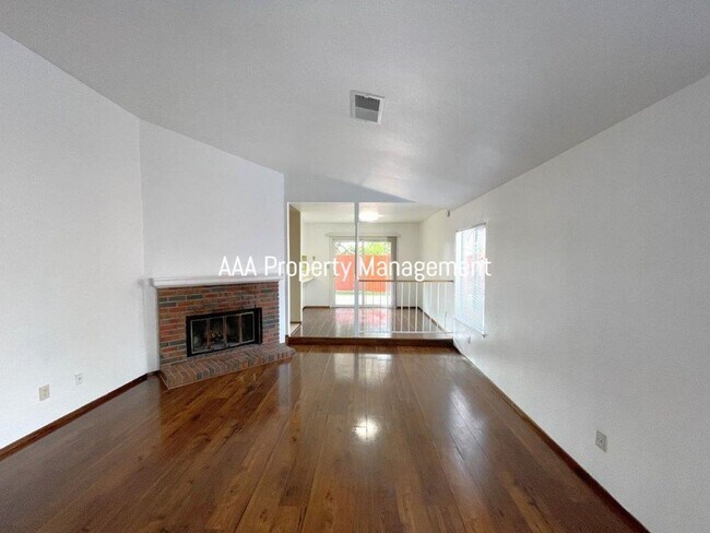 Building Photo - Concord 3 bedroom 2 bathroom single family...