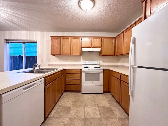 Building Photo - GREAT LOCATION!! 3bd/2ba Gresham home w/fe...