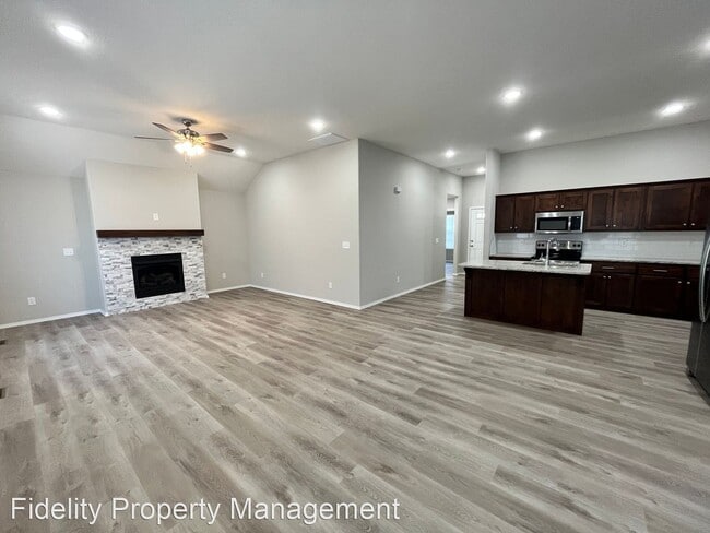 Building Photo - 3 br, 2 bath House - 255 Rabbit Run Ct