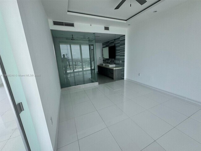 Foto del edificio - 1100 Biscayne Blvd