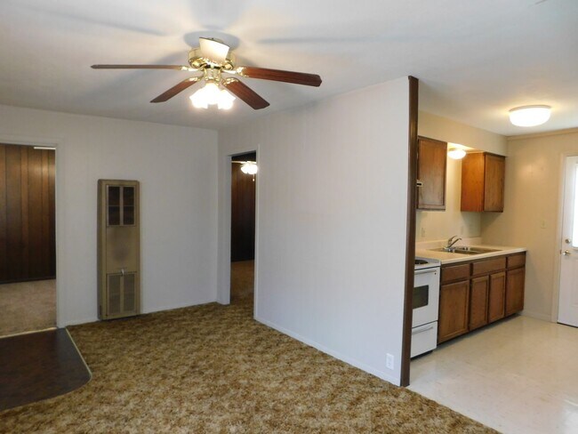 Foto del edificio - Cute 2 bedroom 1 bath duplex in El Dorado,...