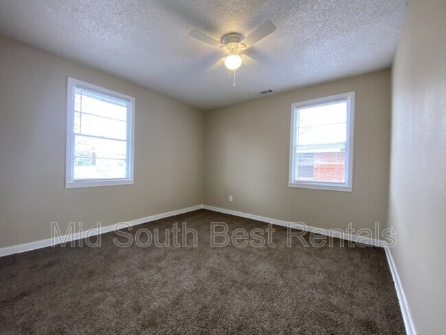 Building Photo - 1513 Merlin Ave