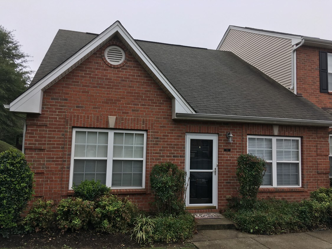 Foto principal - 1101 Downs Blvd