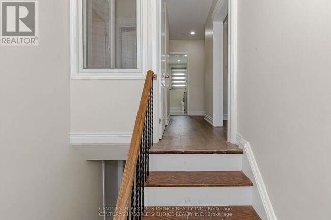 Photo du bâtiment - 215 Jeffcoat Dr