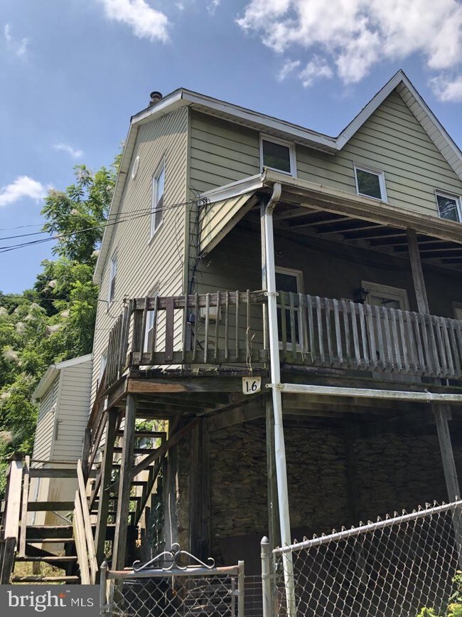 14 Woodland Ave, Coatesville, PA 19320 House for Rent in Coatesville