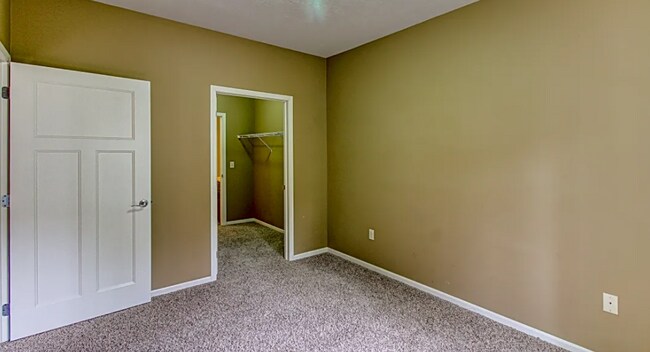 Foto del edificio - 7442 S Louise Ave