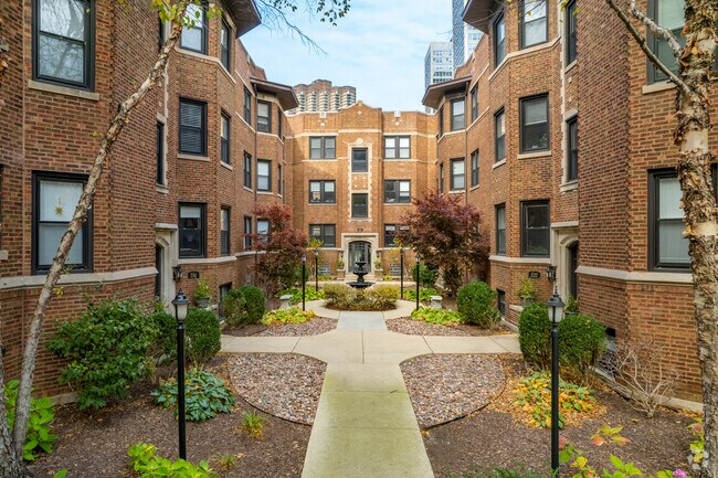 Foto del edificio - 522-530 W Cornelia Ave