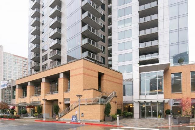 Building Photo - 2 bedroom in Bellevue WA 98004