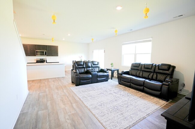 Foto del edificio - 2733 Berrywood Ln