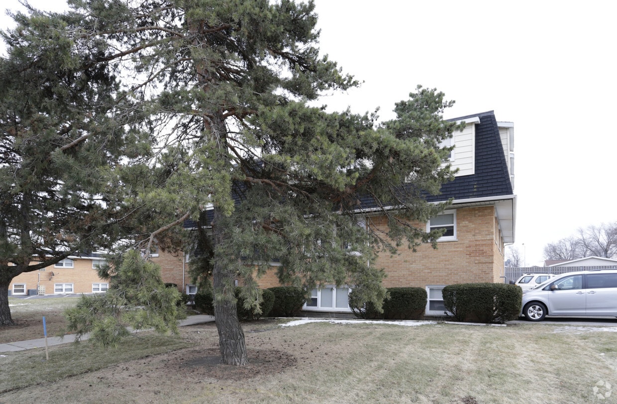 Building Photo - 9727 Lorraine Dr