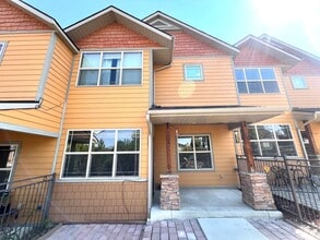 Building Photo - 2683 Overlook Blvd