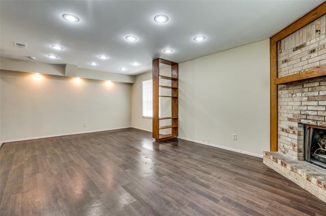 Foto del edificio - 110 Crandall Rd
