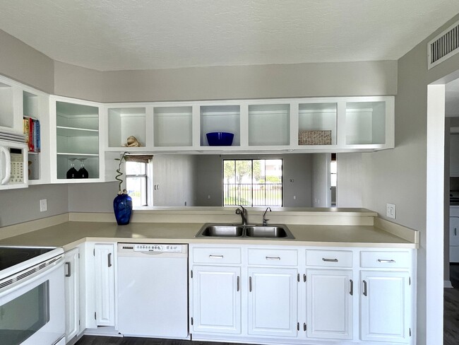 Kitchen - 1850 Atlantic St