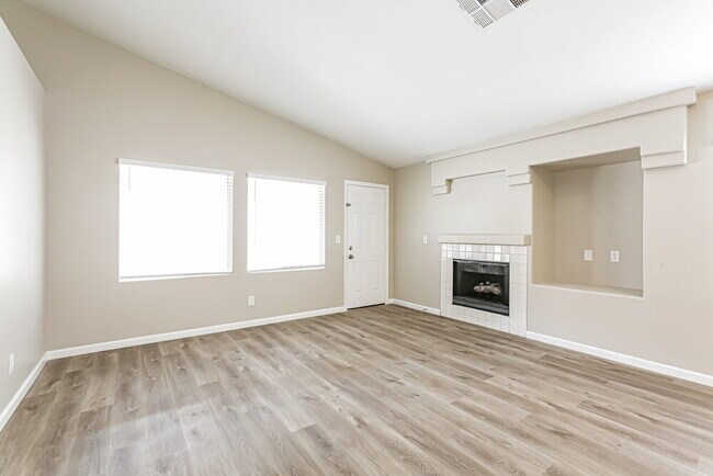 Foto del edificio - 3525 Summerday Ct