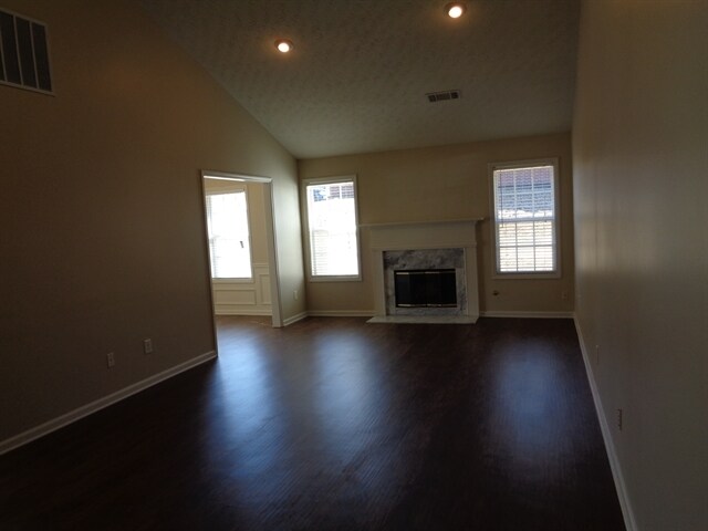 Foto del edificio - 840 James Ridge Dr