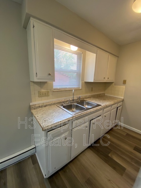 Building Photo - 420 Joseph Dr