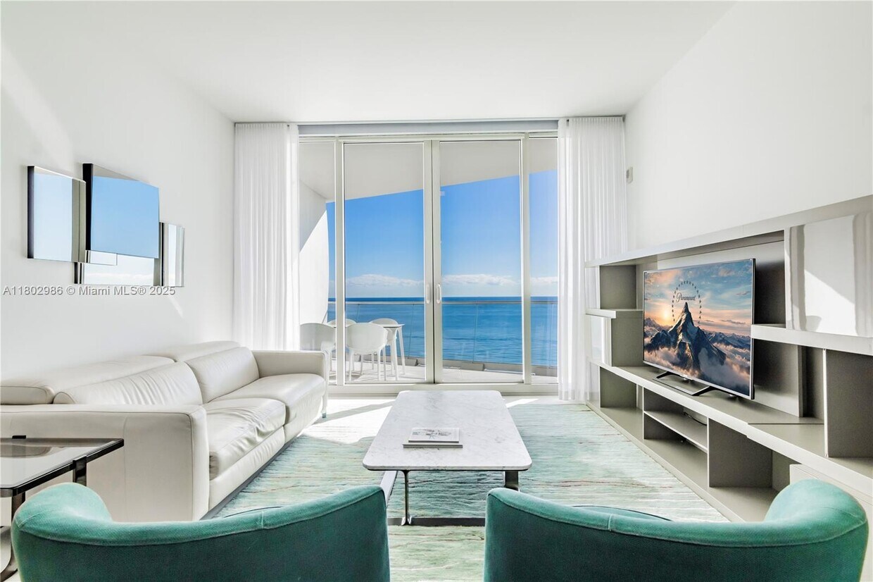 Primary Photo - 16901 Collins Ave