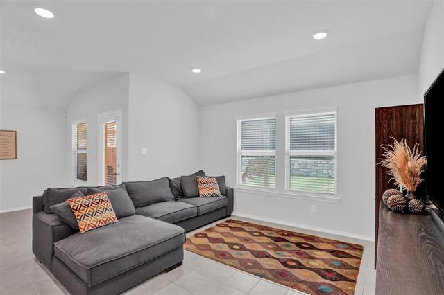 Foto del edificio - 1111 Meadow Side Dr