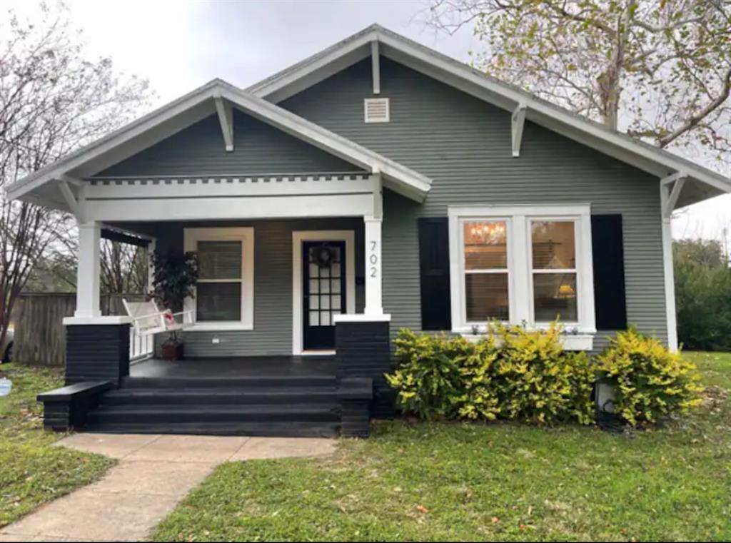 Foto principal - 702 W Third St
