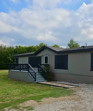 Building Photo - 6006 Pleasant Valley Rd