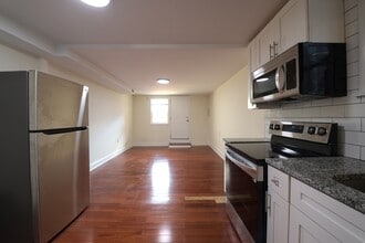 Building Photo - 1547 S 13th St