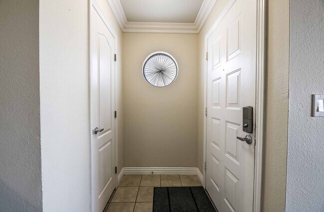 Foto del edificio - AVAILABLE TODAY!