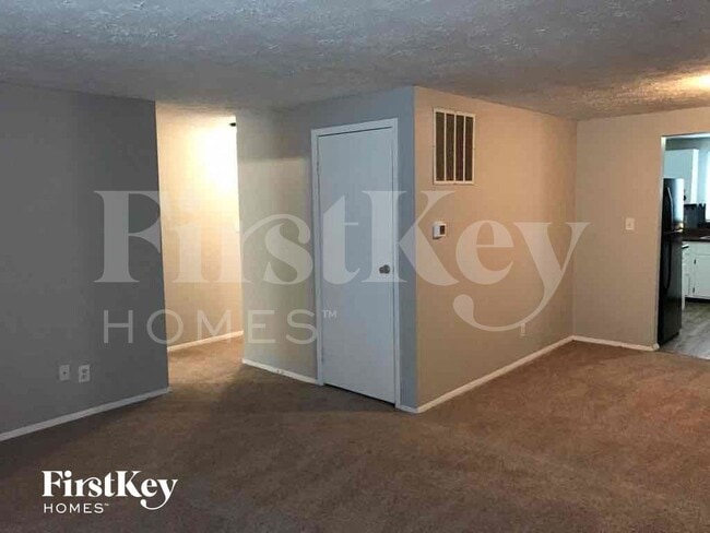 Building Photo - 5901 Pemberly Dr