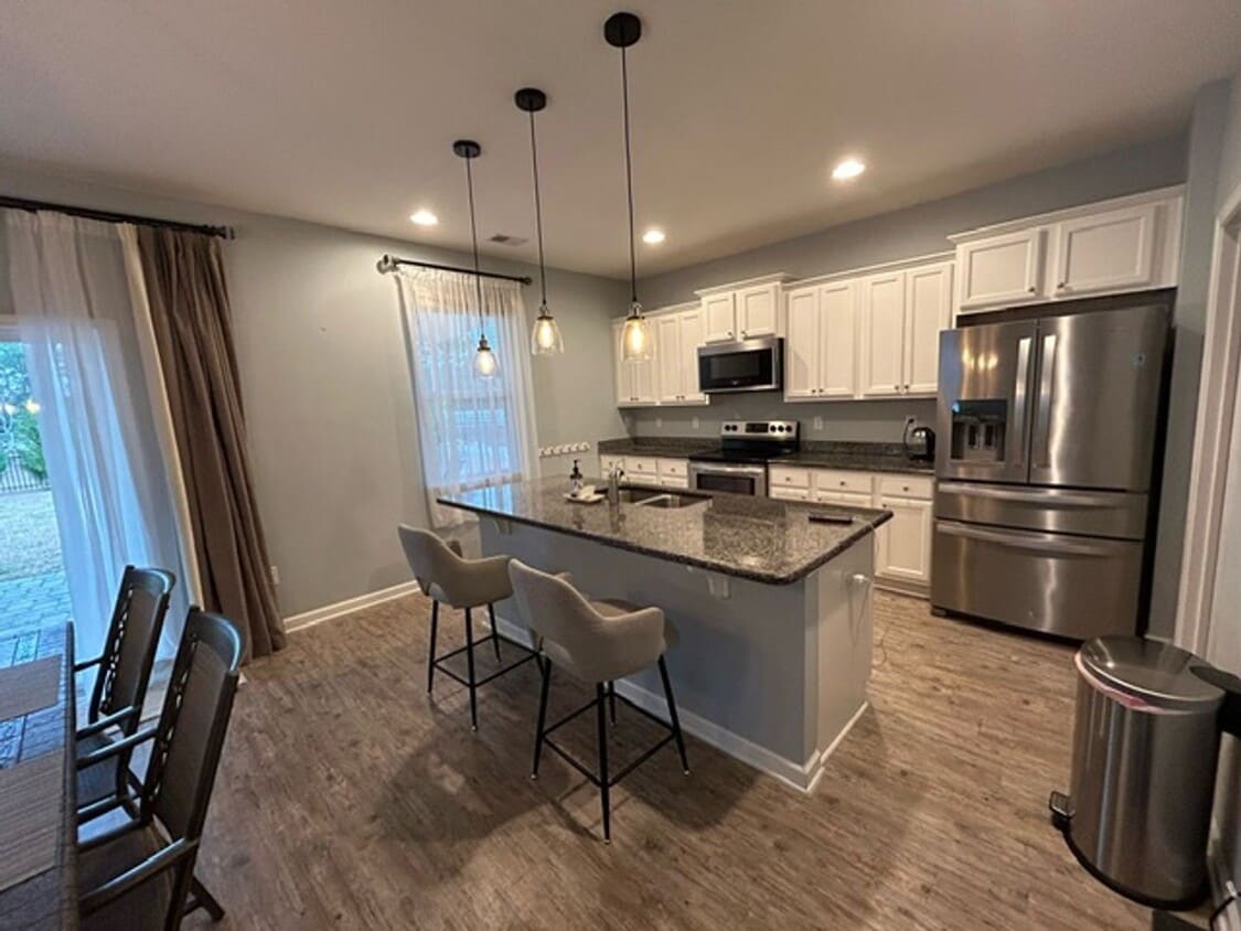 New build 4 bedroom/2.5 bath home in the Farm House Rental in Myrtle