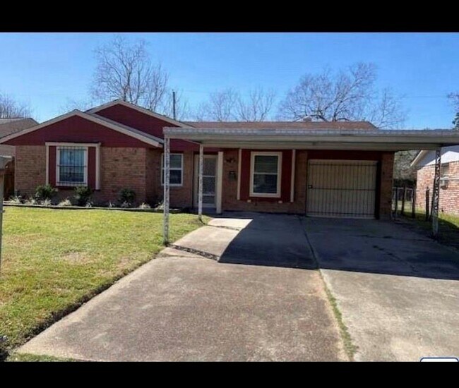 Foto del edificio - 10902 Segrest Dr