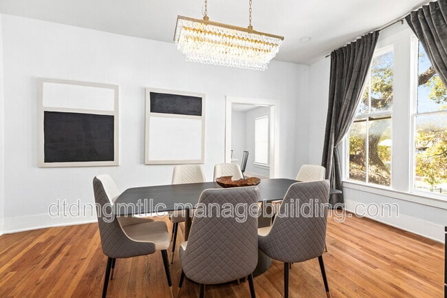 Foto del edificio - 110 E Craig Pl