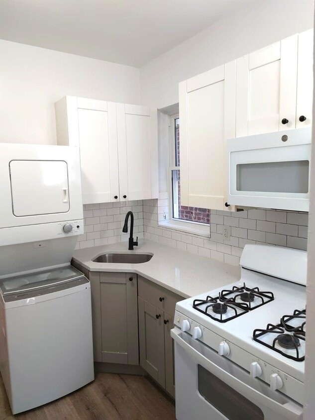 Foto principal - 6421 Hudson Ave