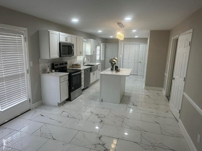 Foto del edificio - 1165 Lazyboy Ln