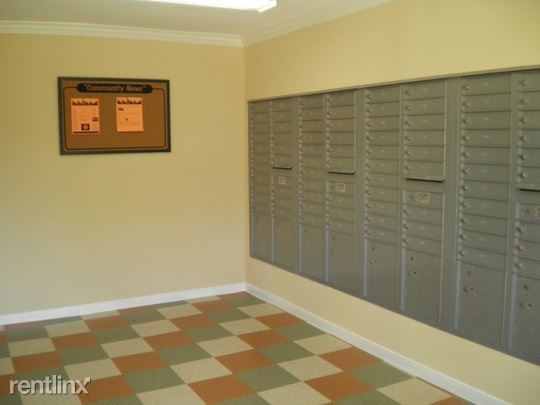 Building Photo - 7600 Creekbend Dr