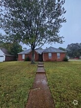 Building Photo - 35 Village Dr