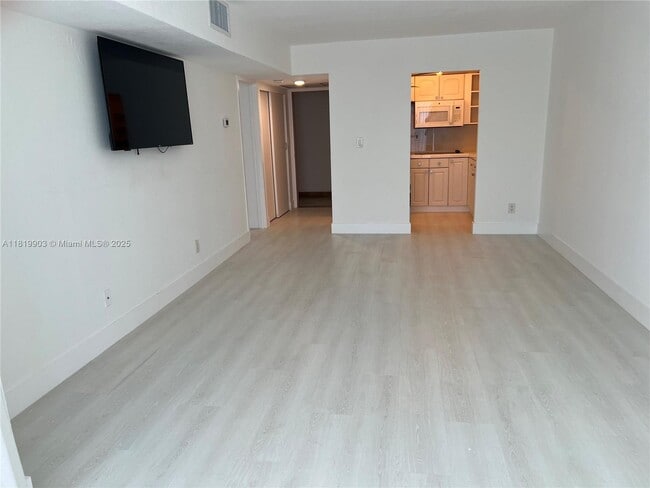 Building Photo - 210 172nd St