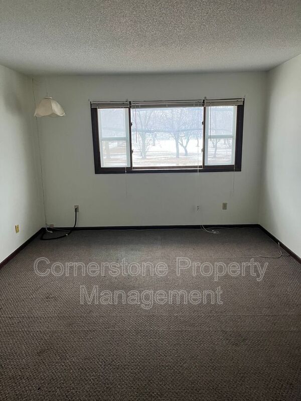 Building Photo - 846 12th Ave