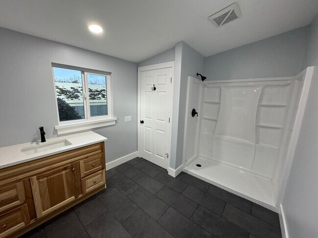 Foto del edificio - 611 Tangent St