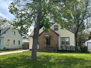 Building Photo - 1409 Arapahoe St