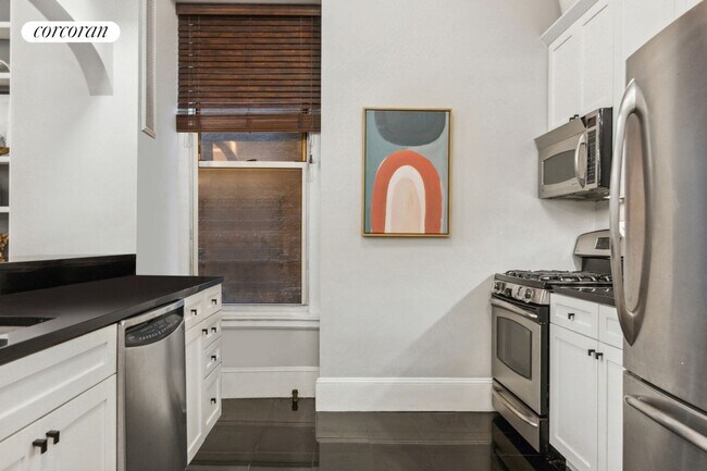Foto del edificio - 301 W 108th St