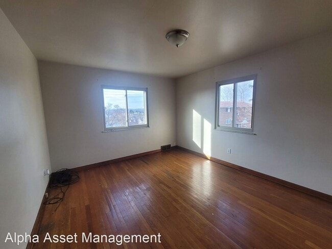 Building Photo - 2 br, 1 bath House - 1615 Sumac Street 2nd...