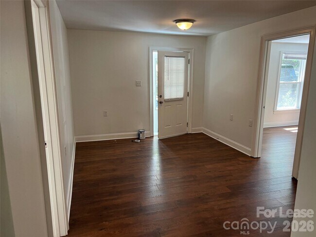 Building Photo - 346 Nesbit Ave