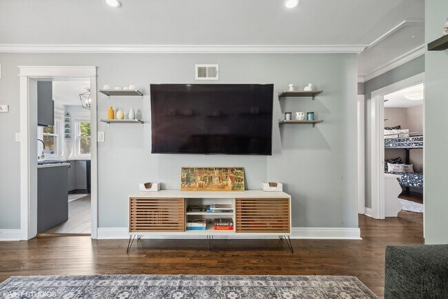 Building Photo - 2124 Seward St