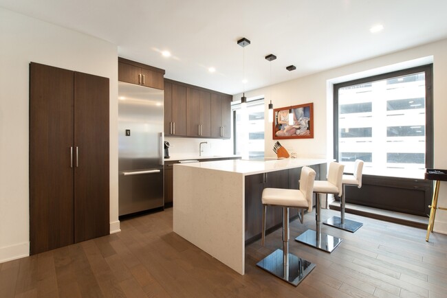 Building Photo - 40 E Delaware Pl
