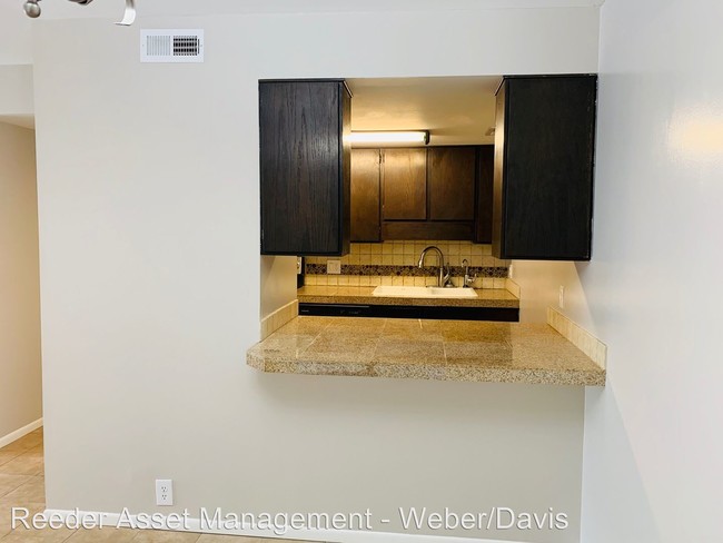 Foto del edificio - 2 br, 1 bath House - 2655 West 5625 South