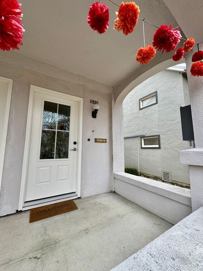 Photo - 940-946 35th Apartment