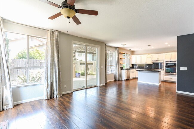 Foto del edificio - 5638 Darby Rd